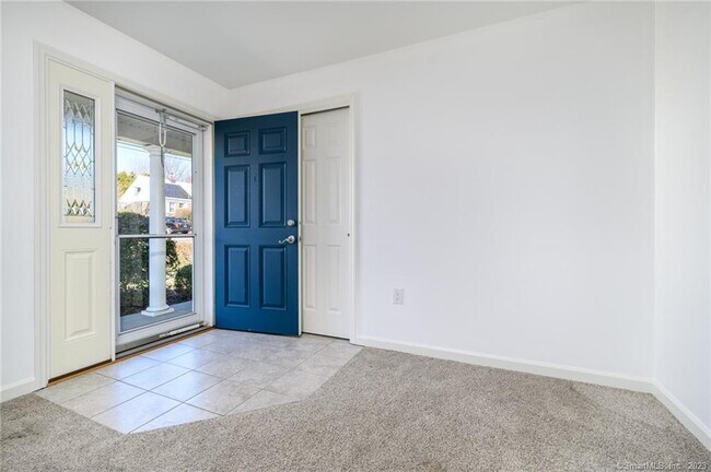 Foto del edificio - 217 Highlawn Rd