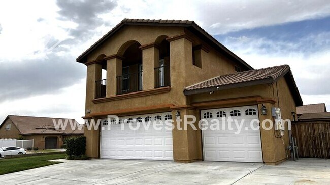 Building Photo - HUGE 4 Bedroom 3 Bath Home in Victorville ...
