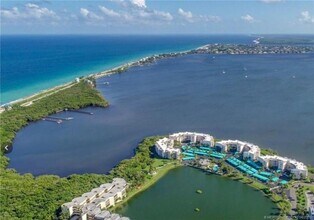Building Photo - 5799 NE Island Cove Way