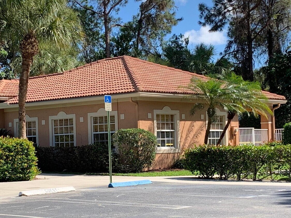 5020 N La Sedona Cir, Delray Beach, FL 33484 House for Rent in Delray