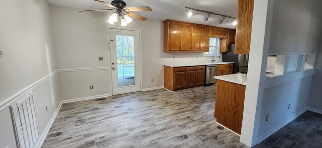 Foto del edificio - 2308 Forrest Fields Dr