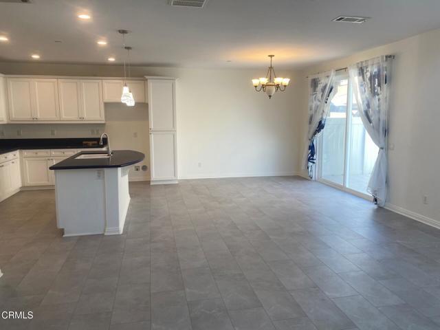 Building Photo - 3630 Dunkirk Dr