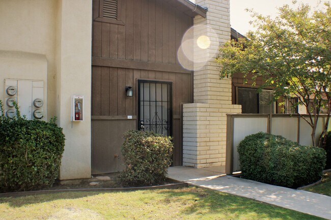 Foto del edificio - 6808 N Half Moon Dr