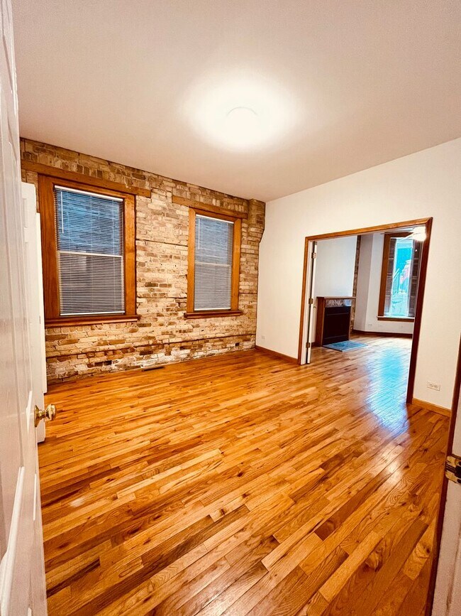 Foto del edificio - 1827 N Clybourn Ave