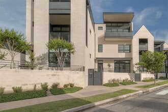 Building Photo - 1303 N Dewey Ave