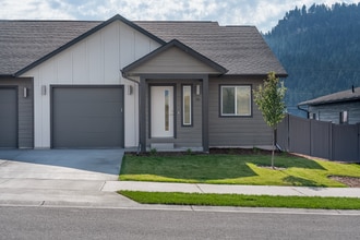 Building Photo - 116 W View Dr