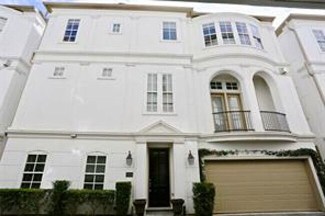 Foto del edificio - 3226 McKinney St