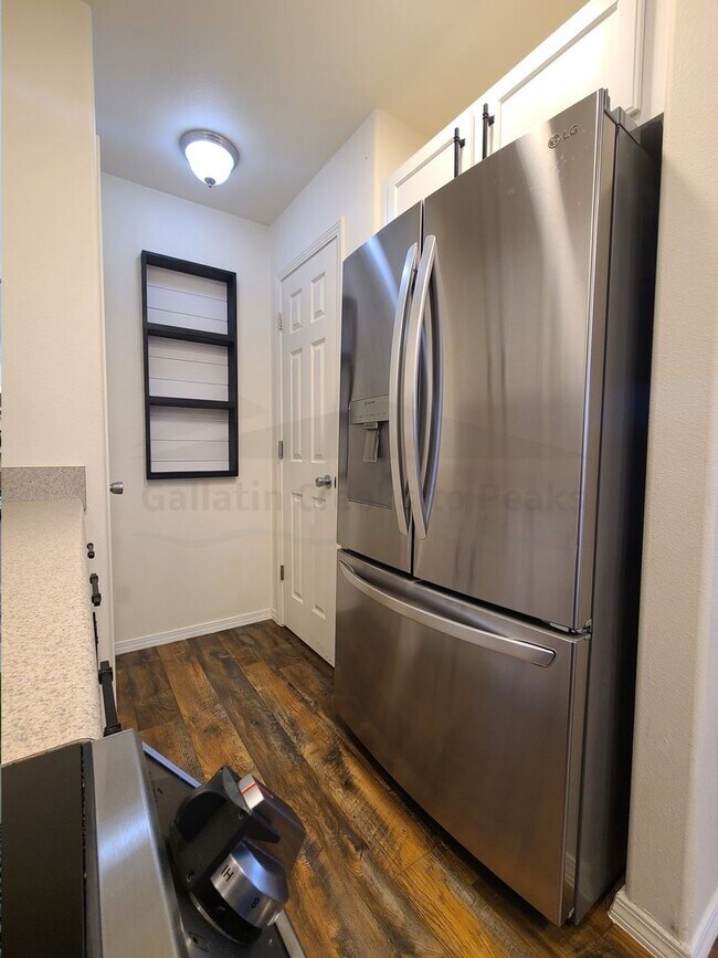 Foto del edificio - 1098 Longbow Ln