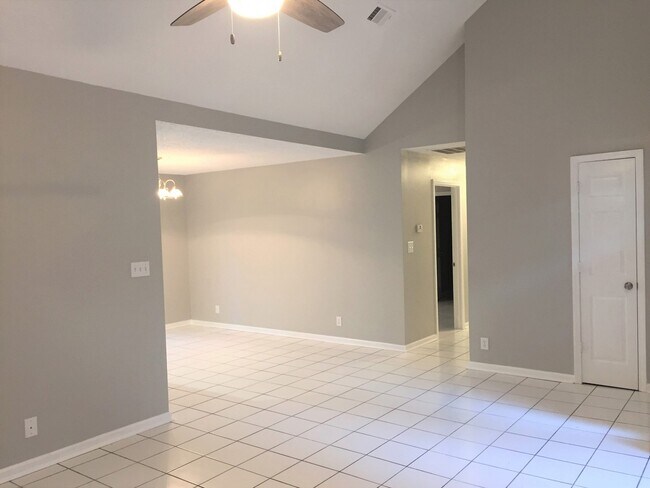Foto del edificio - 542 Loblolly Ln