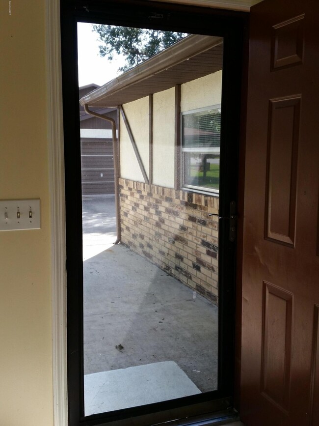Building Photo - 6324 Sleepy Hollow Dr