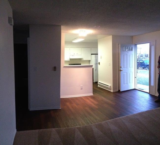Primary Photo - Recently updated 2 bedroom 1 bath apartmen...