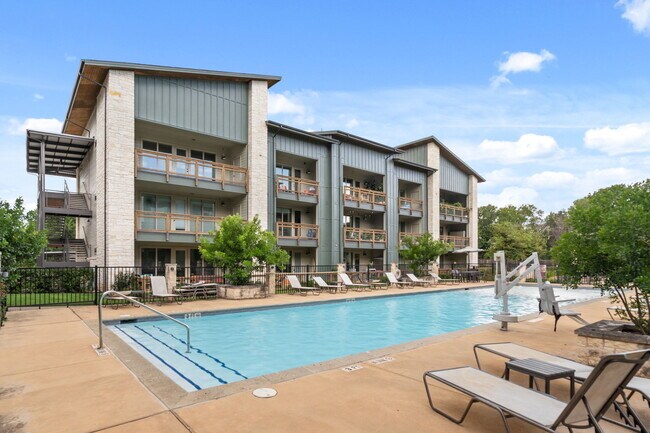 Building Photo - 4704 Sunset Trl