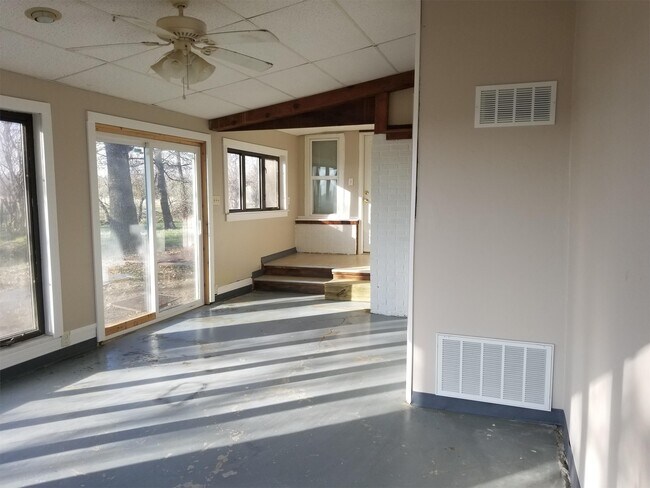 Building Photo - 1509 N Prairie Creek Rd