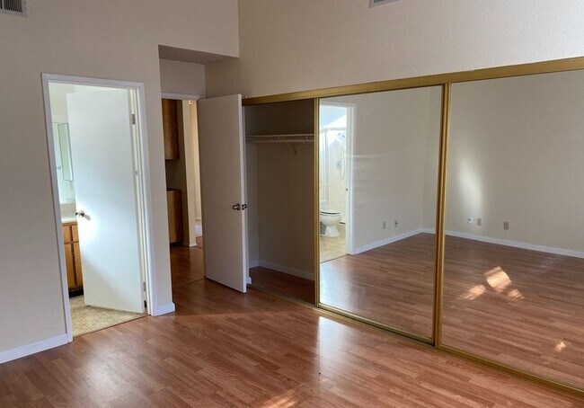 Foto del edificio - 4991 Seneca Park Loop