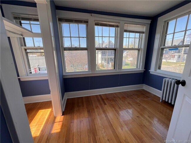 Building Photo - 1442 Wood Ave