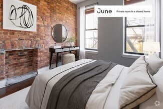 Building Photo - Private bedroom in 4 bed/2 bath Home