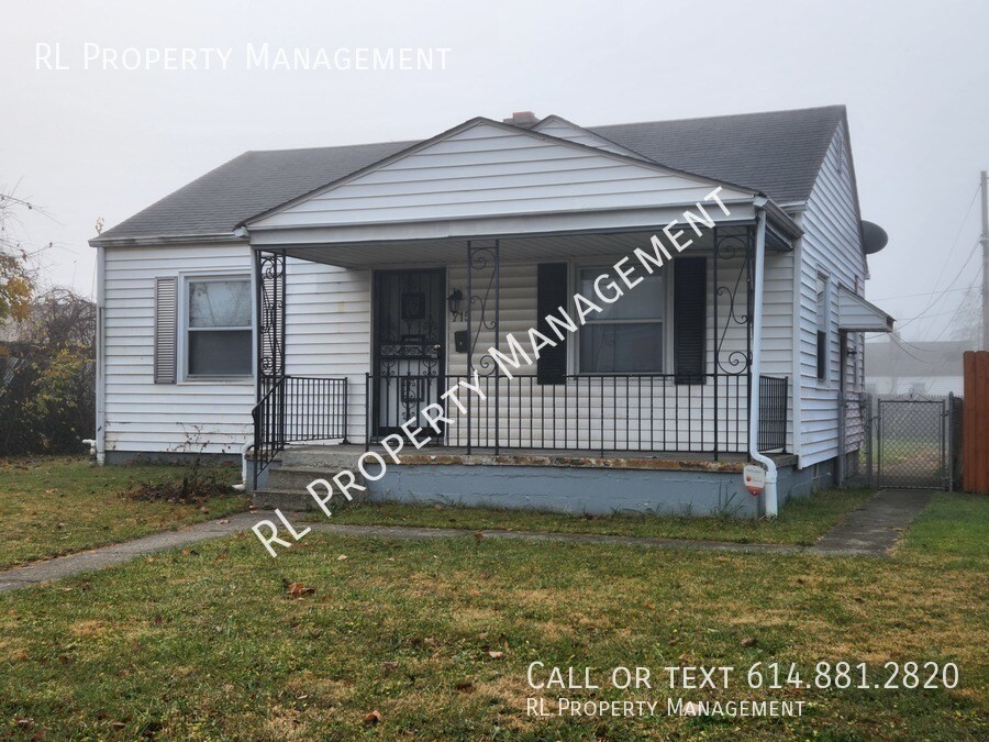 WAIVED APPLICATION FEES WITH SIGNED LEASE!... House Rental in