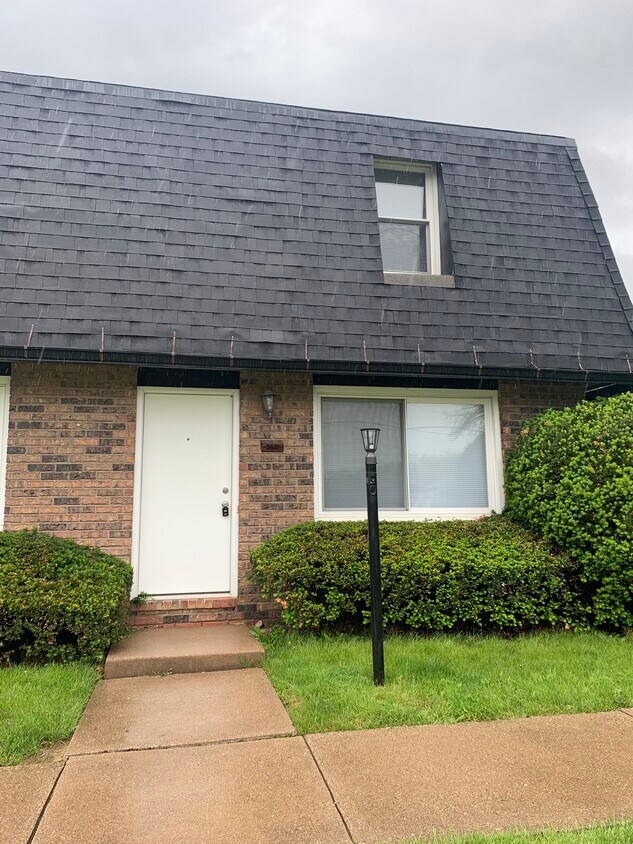 Primary Photo - 3401 W Richwoods Blvd