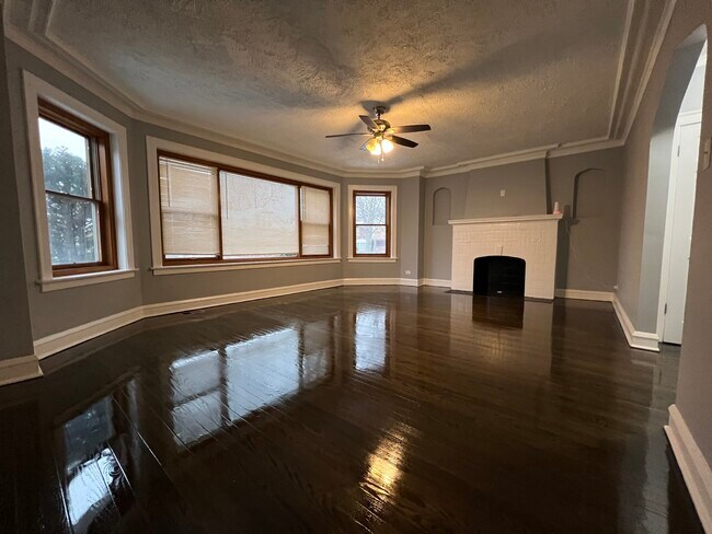 Foto del edificio - 8139 S Merrill Ave