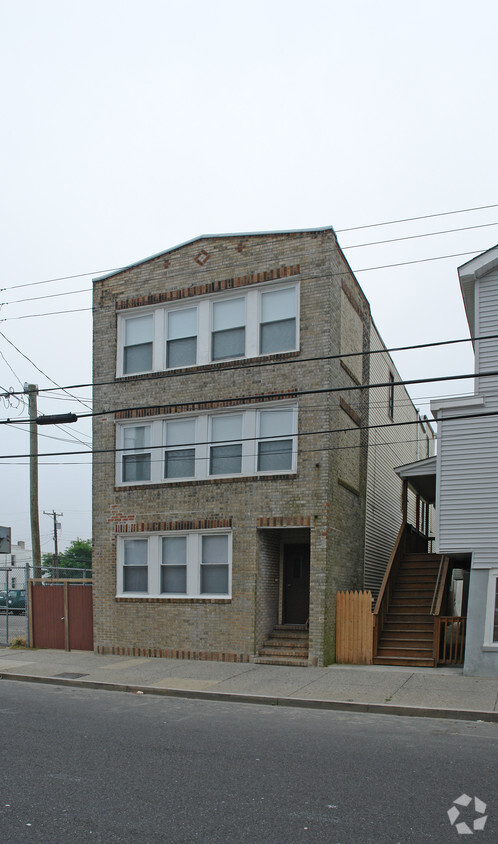 Building Photo - 128 N Tennessee Ave