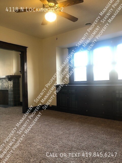 Building Photo - Charming Two Bed One Bath Upper Duplex Ava...