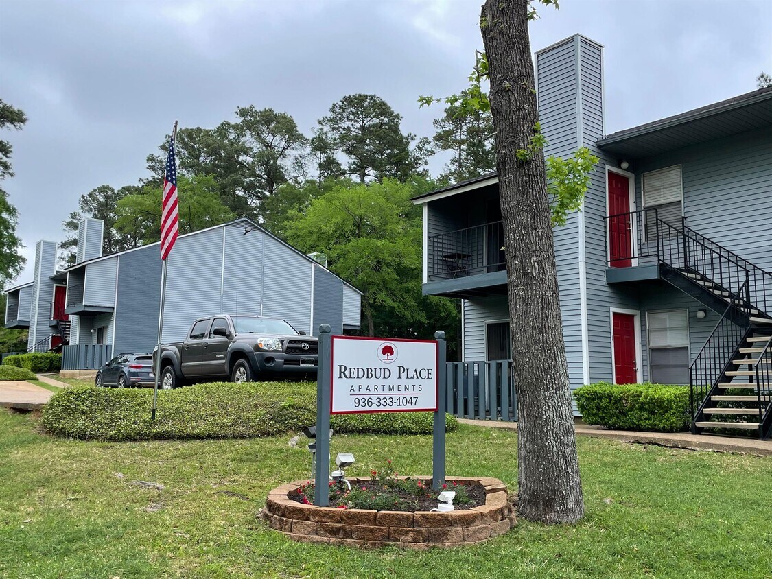Foto principal - 407 Hickory Dr