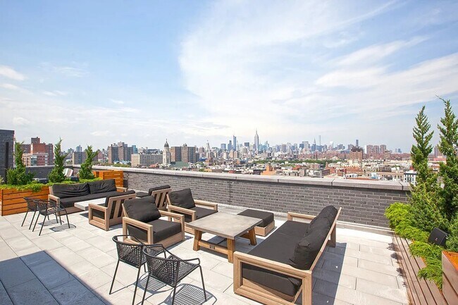 Foto del edificio - 331 E Houston St