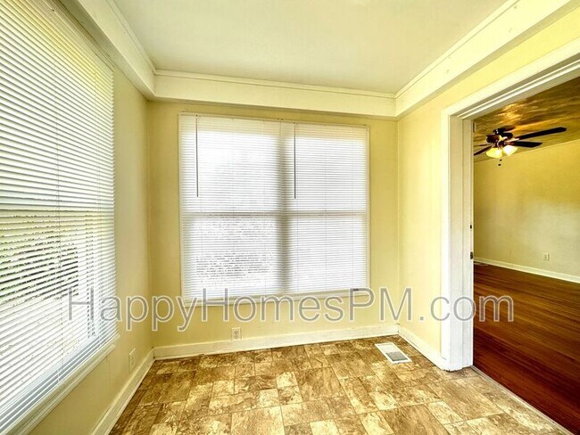 Building Photo - 2139 Pierpont Ave