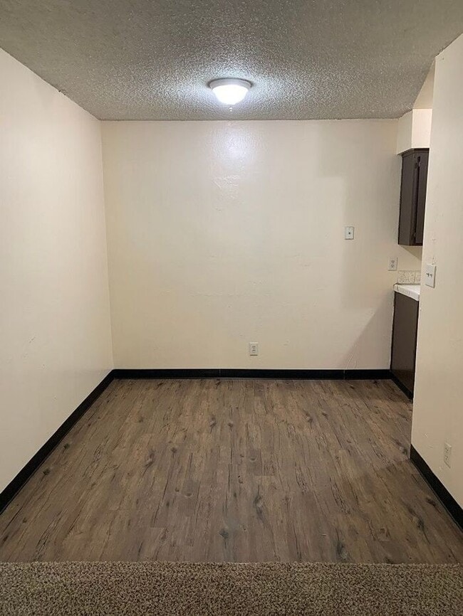 Downstairs unit approaching Downtown Visalia! Apartment for Rent in