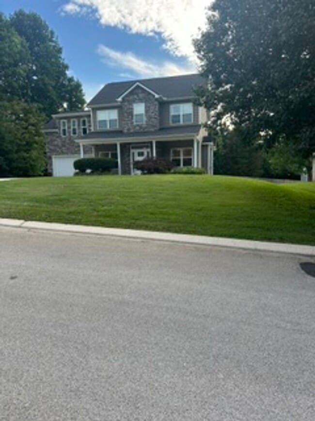 Photo - Maryville 37803 - 3 bedroom 2.5 bath home - Call Debra Johnson (865) 591-8281