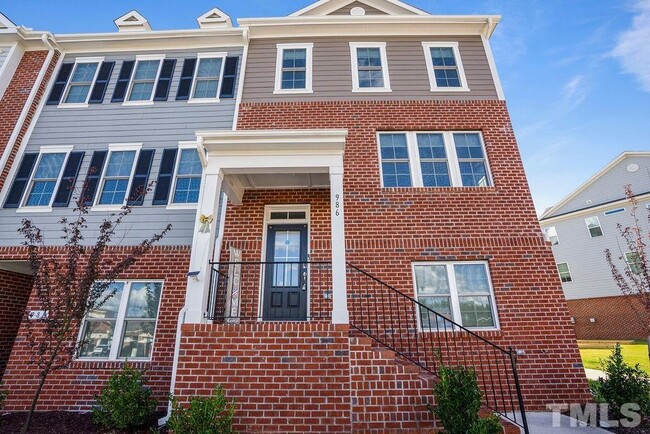 Building Photo - 986 Gateway Commons Cir