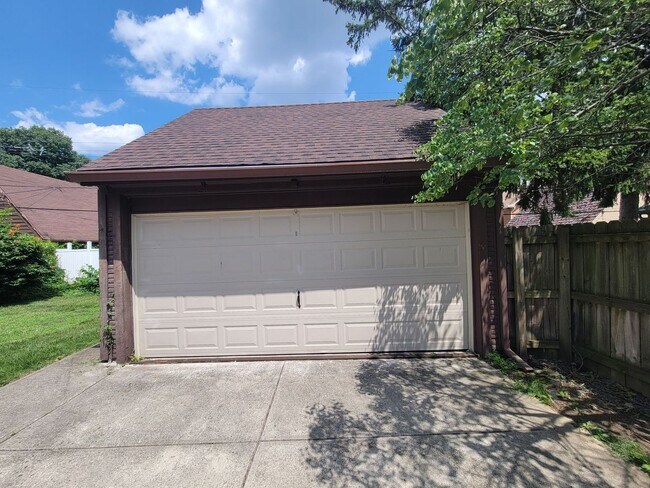 Foto del edificio - 1924 Burbank Dr