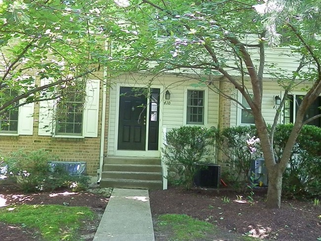 Building Photo - Society Hill Townhome For Rent