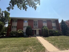 Building Photo - 573 Pershing Ave