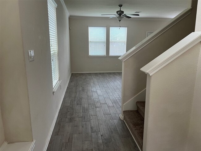 Foto del edificio - 6475 Calgary Woods Ln
