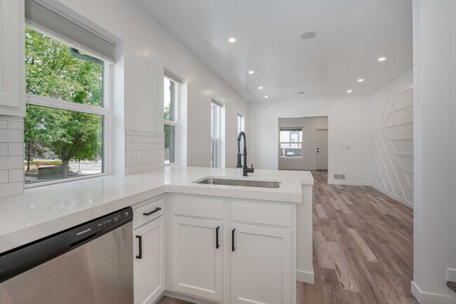 Building Photo - Arvada Four Bedroom