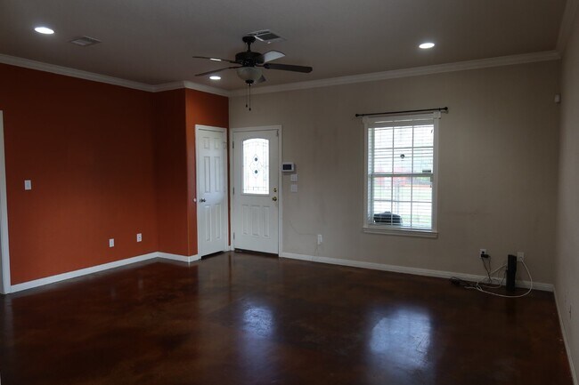 Foto del edificio - Charming 3-Bedroom Home with 2 Full Baths in Waco, TX - Perfect for Your Family!