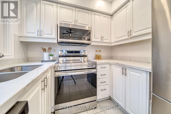 Building Photo - 228 Shuter St