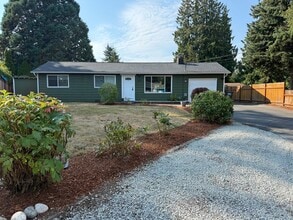 Building Photo - 11106 3rd Pl SE