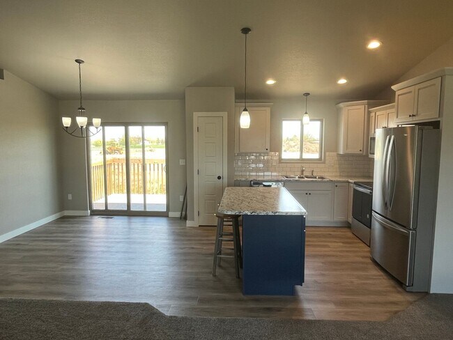 Foto del edificio - 3 Bedroom, 2 Bath Box Elder Home for Rent ~ Minutes from Ellsworth AFB!