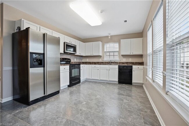 Building Photo - 5753 Misty Hill Cir