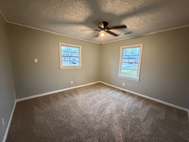 Foto del edificio - 4 Bedroom 2 Bath house