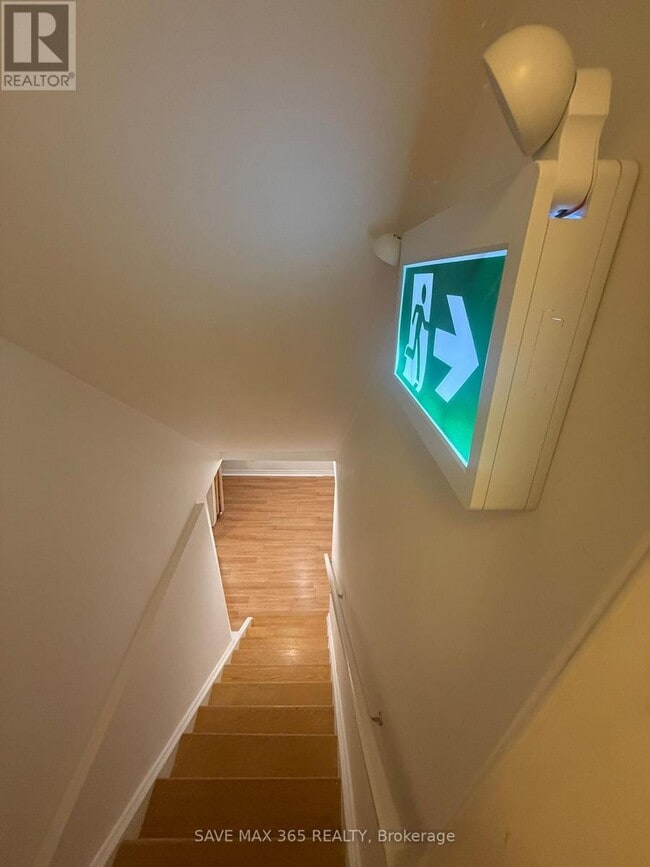 Photo du bâtiment - 1647 Beard Dr