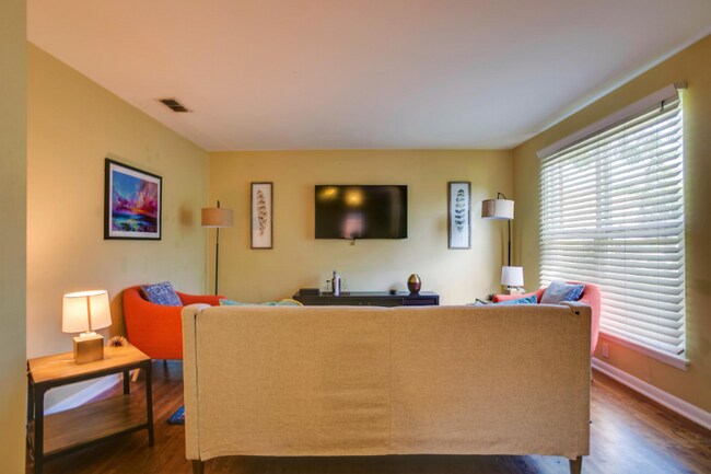 Foto del edificio - 1312 Hawkins St