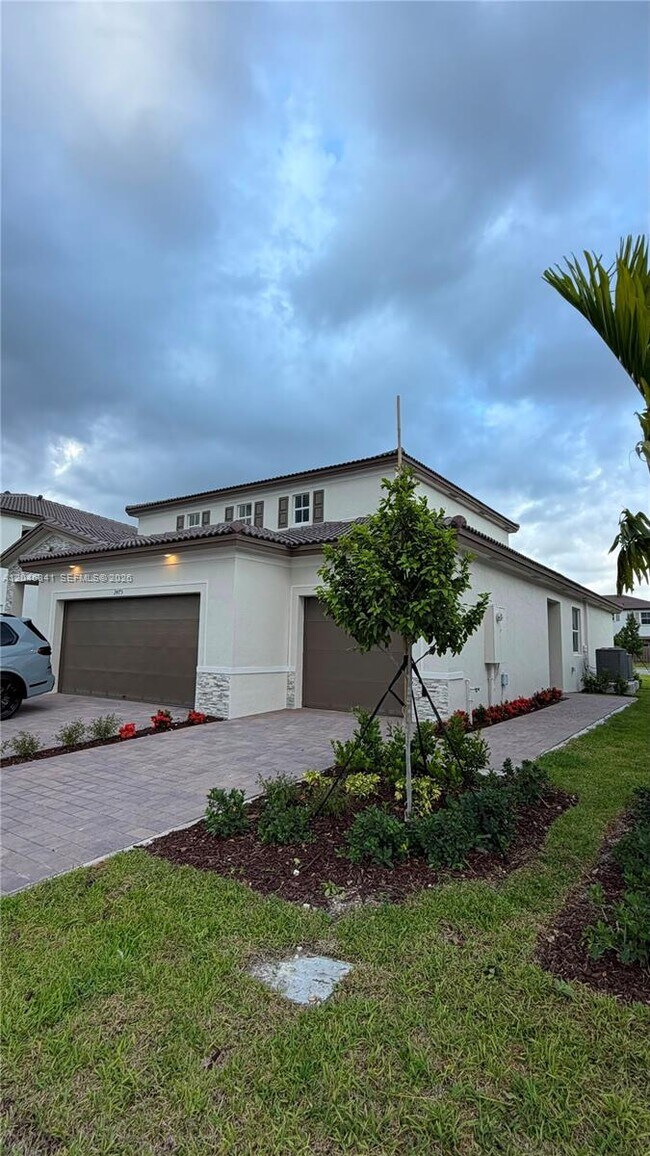 Building Photo - 2475 SE 29th Dr