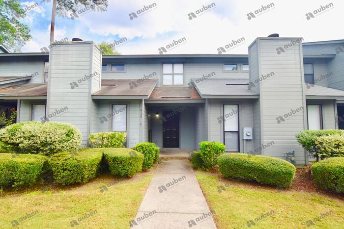 Primary Photo - 2 Bed/2.5 Bath Columbia County Townhouse