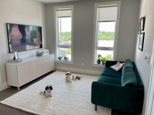 Building Photo - 3193 Washington St