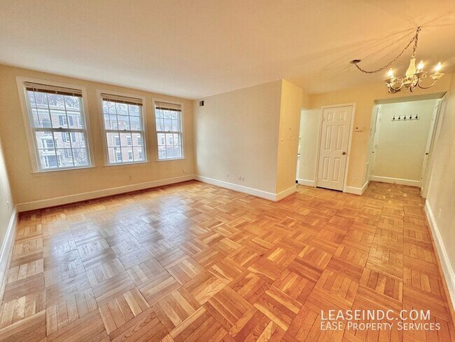 Foto del edificio - 2721 Ordway St NW
