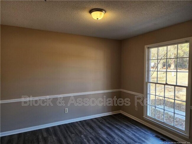 Foto del edificio - 3013 Scotty Hill Rd