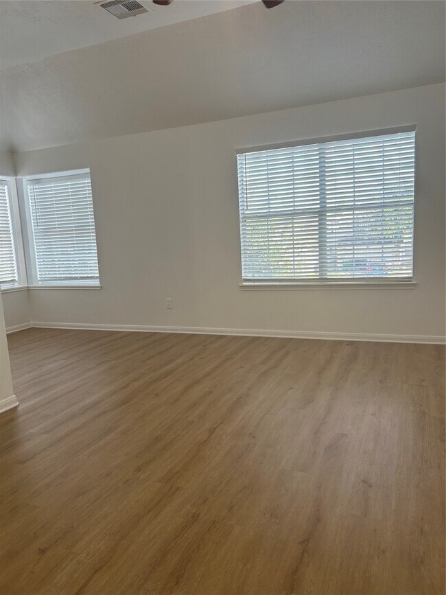 Foto del edificio - 7842 Winding Creek View